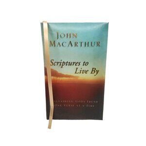 2008 thomas nelson "scriptures to live by" by john macarther 208 pgs book.